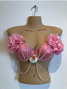 Pair of decorated bra morning teas to raise funds for Cancer